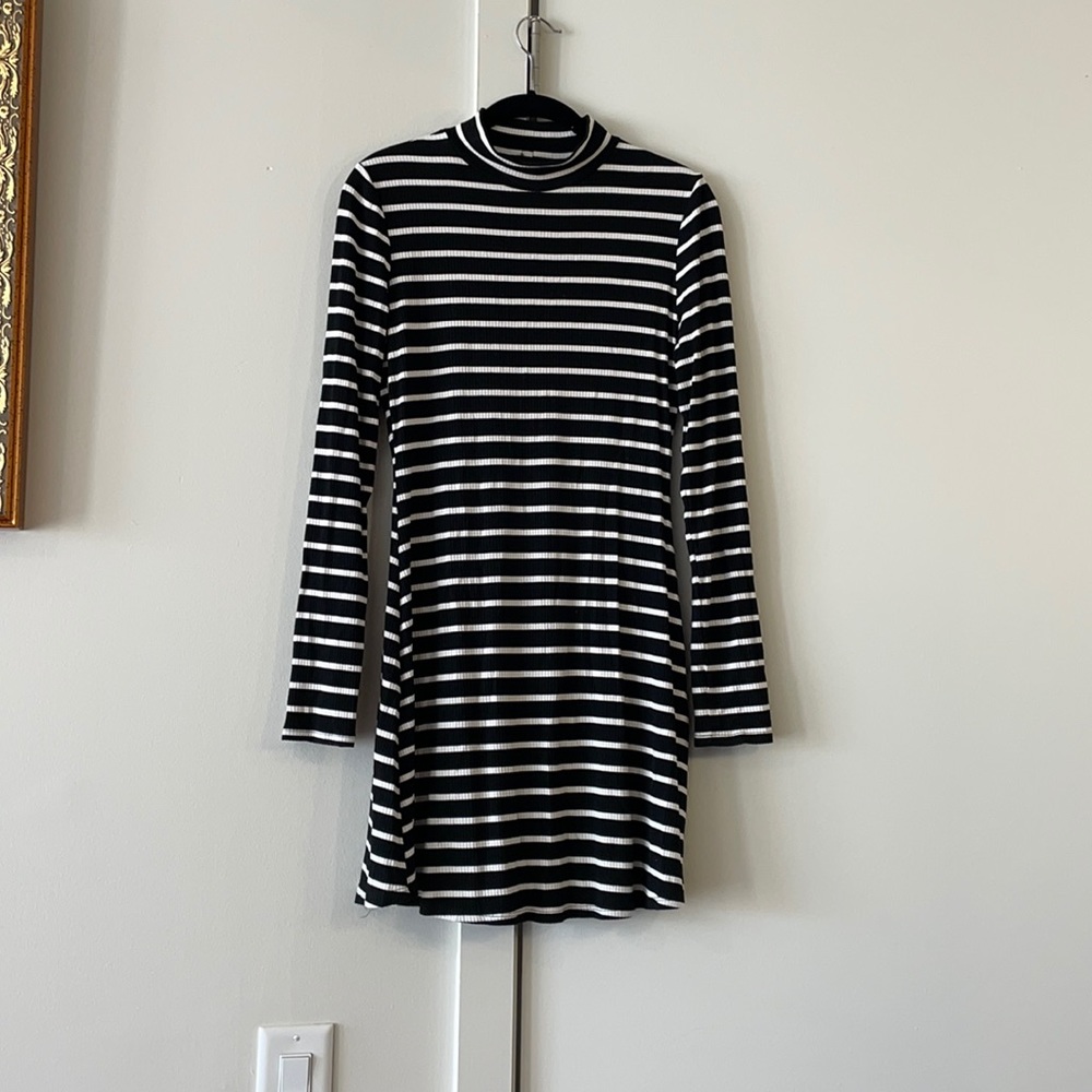 Black and white striped long sleeve dress size L